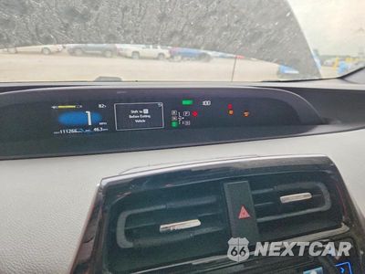 Zdjęcie 9 z 12 samochodu: 2016 TOYOTA PRIUS THREE TOURING VIN:JTDKARFU0G3019340 - miniatura