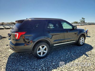 Trzecie zdjęcie samochodu z tyłu: 2019 FORD EXPLORER XLT VIN:1FM5K8D89KGB25552 - miniatura