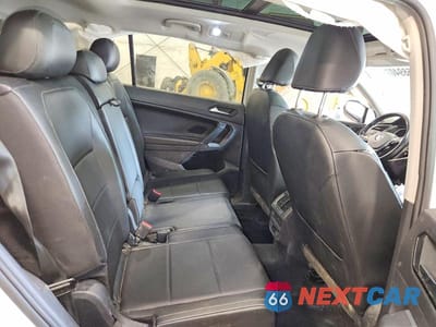 Zdjęcie 11 z 13 samochodu: 2018 VOLKSWAGEN TIGUAN VIN:3VV2B7AX7JM151831 - miniatura