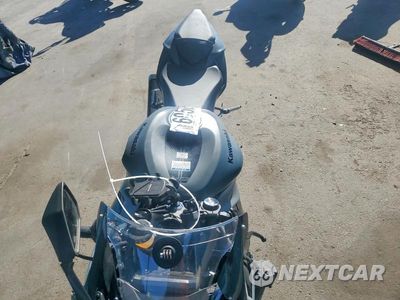 Piąte zdjęcie samochodu w środku: 2025 KAWASAKI ZX636 K VIN:JKBZXJJ10SA030621 - miniatura