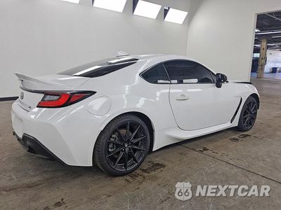 Trzecie zdjęcie samochodu z tyłu: 2025 TOYOTA GR 86 PREMIUM VIN:JF1ZNBE15S9752013 - miniatura