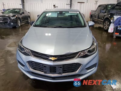 Piąte zdjęcie samochodu w środku: 2017 CHEVROLET CRUZE LT VIN:3G1BE6SM6HS581448 - miniatura