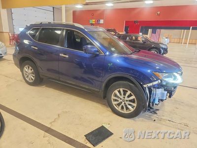 Czwarte zdjęcie samochodu z boku: 2018 NISSAN ROGUE SV VIN:5N1AT2MV5JC841207 - miniatura