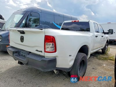 Czwarte zdjęcie samochodu z boku: 2024 RAM 3500 TRADESMAN VIN:3C63RRGL3RG295330 - miniatura