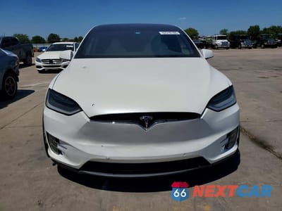 Piąte zdjęcie samochodu w środku: 2020 TESLA MODEL X VIN:5YJXCDE26LF231868 - miniatura