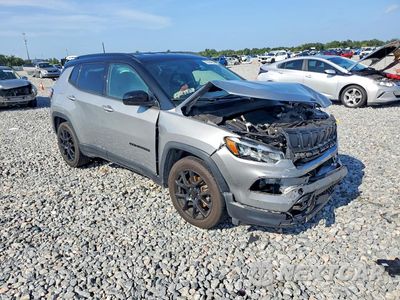 Czwarte zdjęcie samochodu z boku: 2022 JEEP COMPASS LATITUDE VIN:3C4NJCBB0NT199077 - miniatura