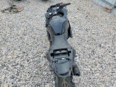 Zdjęcie 6 z 8 samochodu: 2018 SUZUKI GSX 250 VIN:LC6DN11A3J1100102 - miniatura