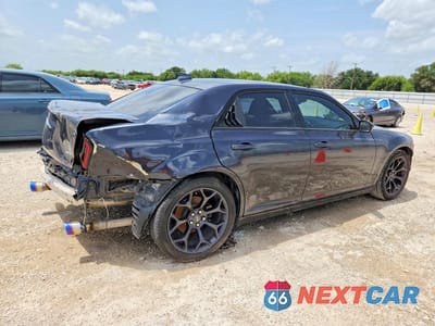 Trzecie zdjęcie samochodu z tyłu: 2019 CHRYSLER 300 TOURING VIN:2C3CCAAG4KH700936 - miniatura
