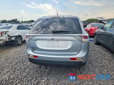 Zdjęcie 6 z 12 samochodu: 2014 MITSUBISHI OUTLANDER ES VIN:JA4AD2A37EZ008204 - miniatura