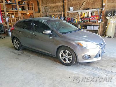 Czwarte zdjęcie samochodu z boku: 2014 FORD FOCUS SE VIN:1FADP3K29EL312486 - miniatura