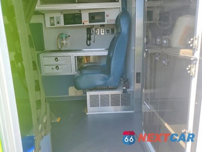 Zdjęcie 11 z 13 samochodu: 2009 FORD ECONOLINE E450 SUPER DUTY CUTAWAY VAN VIN:1FDXE45P99DA18673 - miniatura