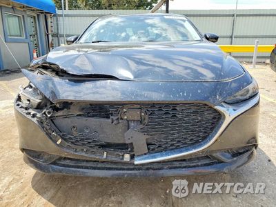 Piąte zdjęcie samochodu w środku: 2020 MAZDA 3 PREMIUM VIN:3MZBPBEM3LM129540 - miniatura