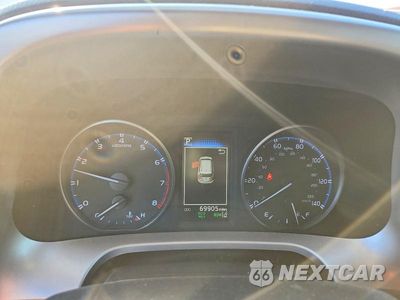 Zdjęcie 9 z 12 samochodu: 2018 TOYOTA RAV4 XLE VIN:JTMRFREV2JJ240581 - miniatura