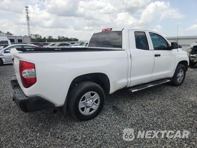 Trzecie zdjęcie samochodu z tyłu: 2018 TOYOTA TUNDRA SR VIN:5TFRM5F15JX134035 - miniatura
