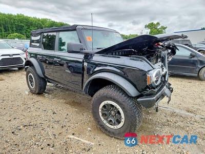 Czwarte zdjęcie samochodu z boku: 2021 FORD BRONCO BASE VIN:1FMEE5DP8MLA73239 - miniatura
