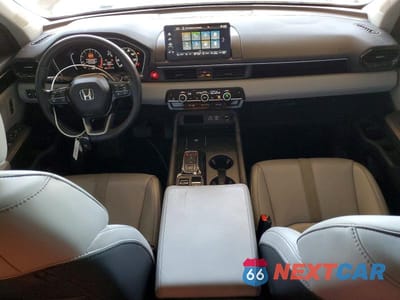 Zdjęcie 8 z 13 samochodu: 2025 HONDA PILOT EXL VIN:5FNYG2H4XSB002330 - miniatura