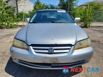 Piąte zdjęcie samochodu w środku: 2002 HONDA ACCORD EX VIN:1HGCG16552A026884 - miniatura