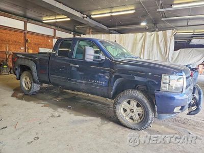 Czwarte zdjęcie samochodu z boku: 2011 CHEVROLET SILVERADO K1500 LT VIN:1GCRKSE34BZ303720 - miniatura