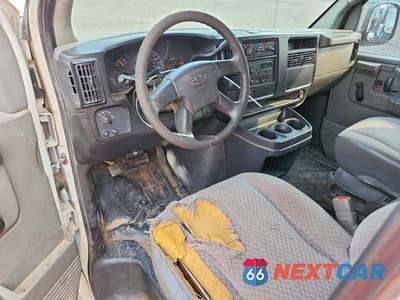 Zdjęcie 8 z 13 samochodu: 2004 CHEVROLET EXPRESS 3500 DELIVERY VAN VIN:1GCHG35U641126889 - miniatura