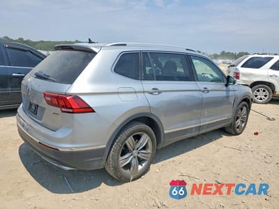 Trzecie zdjęcie samochodu z tyłu: 2019 VOLKSWAGEN TIGUAN SEL PREMIUM VIN:3VV4B7AX8KM194956 - miniatura