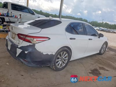 Trzecie zdjęcie samochodu z tyłu: 2019 TOYOTA CAMRY LE VIN:4T1B11HK1KU790143 - miniatura