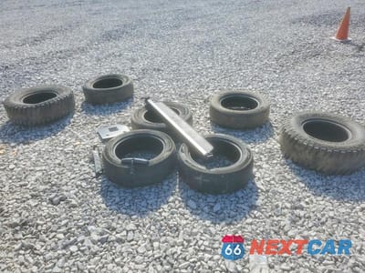 Zdjęcie 13 z 14 samochodu: 2000 NISSAN PATHFINDER XE VIN:JN8AR07YXYW416835 - miniatura
