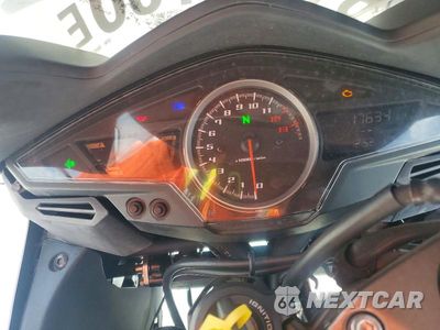 Zdjęcie 7 z 9 samochodu: 2014 HONDA VFR800 F VIN:JH2RC7915EK000355 - miniatura
