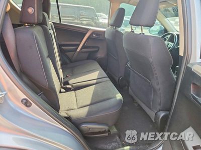 Zdjęcie 11 z 13 samochodu: 2018 TOYOTA RAV4 XLE VIN:2T3WFREV6JW412695 - miniatura