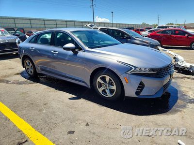 Czwarte zdjęcie samochodu z boku: 2022 KIA K5 LXS VIN:5XXG14J27NG109936 - miniatura
