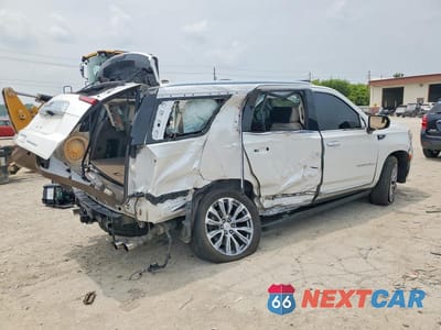 Trzecie zdjęcie samochodu z tyłu: 2021 GMC YUKON DENALI VIN:1GKS2DKL7MR344030 - miniatura