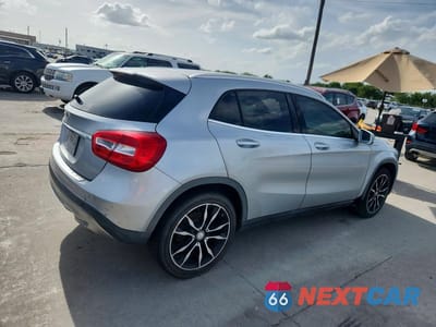 Trzecie zdjęcie samochodu z tyłu: 2017 MERCEDES-BENZ GLA 250 VIN:WDCTG4EB2HJ339305 - miniatura