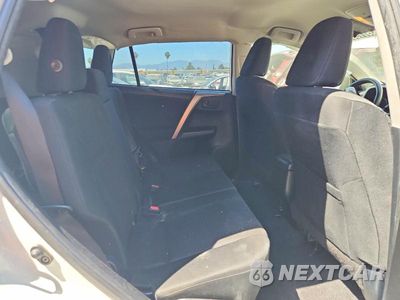 Zdjęcie 11 z 13 samochodu: 2017 TOYOTA RAV4 LE VIN:JTMZFREVXHJ701987 - miniatura