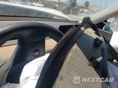 Zdjęcie 9 z 12 samochodu: 2022 TESLA MODEL Y VIN:7SAYGDEE8NF341166 - miniatura