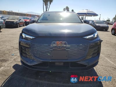 Piąte zdjęcie samochodu w środku: 2025 AUDI Q6 E-TRON PREMIUM PLUS VIN:WA124BGF0SA077414 - miniatura