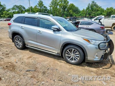 Czwarte zdjęcie samochodu z boku: 2018 TOYOTA HIGHLANDER XLE VIN:5TDJZRFH2JS914440 - miniatura