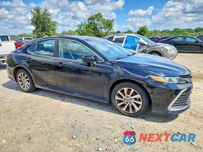 Czwarte zdjęcie samochodu z boku: 2023 TOYOTA CAMRY LE VIN:4T1C11BK8PU085750 - miniatura