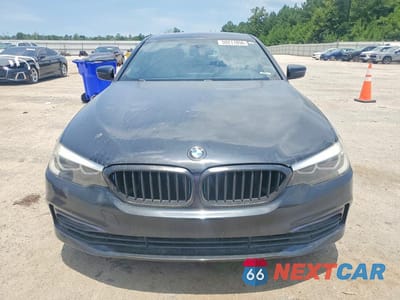 Piąte zdjęcie samochodu w środku: 2018 BMW 530E VIN:WBAJA9C53JB034370 - miniatura