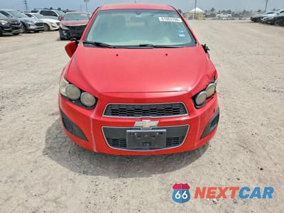 Piąte zdjęcie samochodu w środku: 2015 CHEVROLET SONIC LT VIN:1G1JC5SHXF4136576 - miniatura