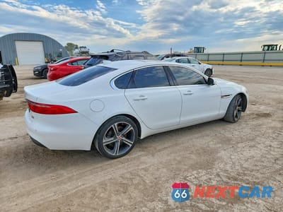 Trzecie zdjęcie samochodu z tyłu: 2017 JAGUAR XF PREMIUM VIN:SAJBJ4BNXHCY42586 - miniatura