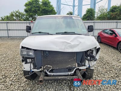 Piąte zdjęcie samochodu w środku: 2022 GMC SAVANA G2500 VIN:1GTW7AF78N1240379 - miniatura