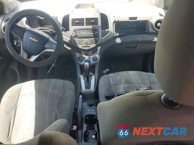 Zdjęcie 8 z 12 samochodu: 2012 CHEVROLET SONIC LT VIN:1G1JC6SH2C4155270 - miniatura