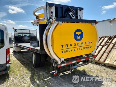 Drugie zdjęcie samochodu z przodu: 2023 INTERNATIONAL MV607 FLATBED TRUCK WITH CRASH ATTENUATOR VIN:3HAEUMML5PL493334 - miniatura