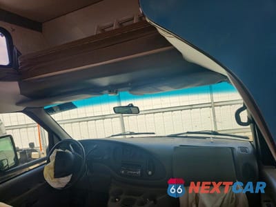 Piąte zdjęcie samochodu w środku: 2002 FORD ECONOLINE E450 SUPER DUTY CUTAWAY VAN VIN:1FDXE45S92HB31039 - miniatura
