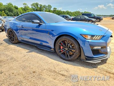 Czwarte zdjęcie samochodu z boku: 2021 FORD MUSTANG SHELBY GT500 VIN:1FA6P8SJ8M5502733 - miniatura