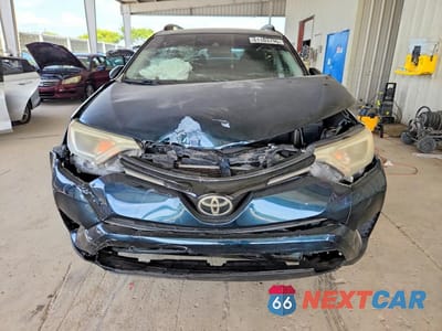 Piąte zdjęcie samochodu w środku: 2017 TOYOTA RAV4 LE VIN:JTMZFREV7HJ127283 - miniatura