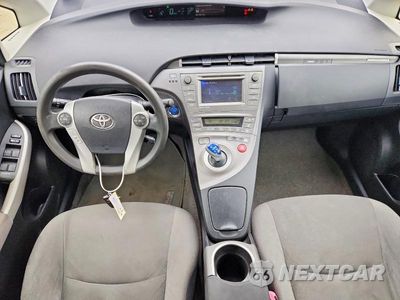 Zdjęcie 8 z 13 samochodu: 2012 TOYOTA PRIUS PLUG-IN HYBRID BASE VIN:JTDKN3DP7C3014158 - miniatura