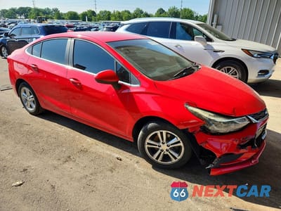 Czwarte zdjęcie samochodu z boku: 2017 CHEVROLET CRUZE LT VIN:1G1BE5SM2H7221117 - miniatura