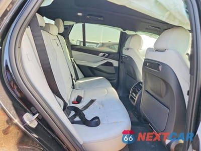 Zdjęcie 10 z 12 samochodu: 2025 BMW X5 XDRIVE40I VIN:5UX23EU03S9Y54954 - miniatura