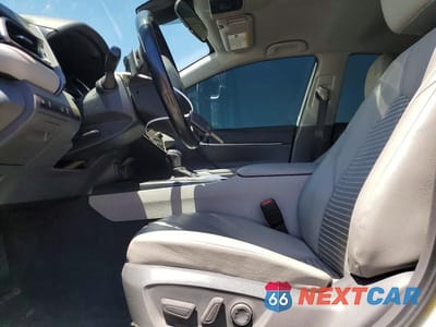 Zdjęcie 7 z 12 samochodu: 2020 TOYOTA CAMRY SE VIN:4T1G11AK6LU886819 - miniatura