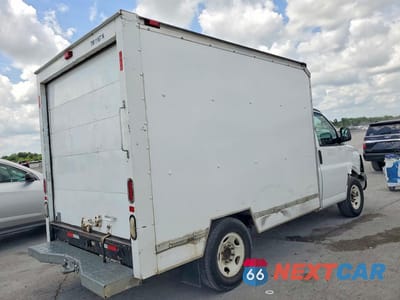 Trzecie zdjęcie samochodu z tyłu: 2011 GMC SAVANA CUTAWAY G3500 VIN:1GDY72BA4B1903213 - miniatura